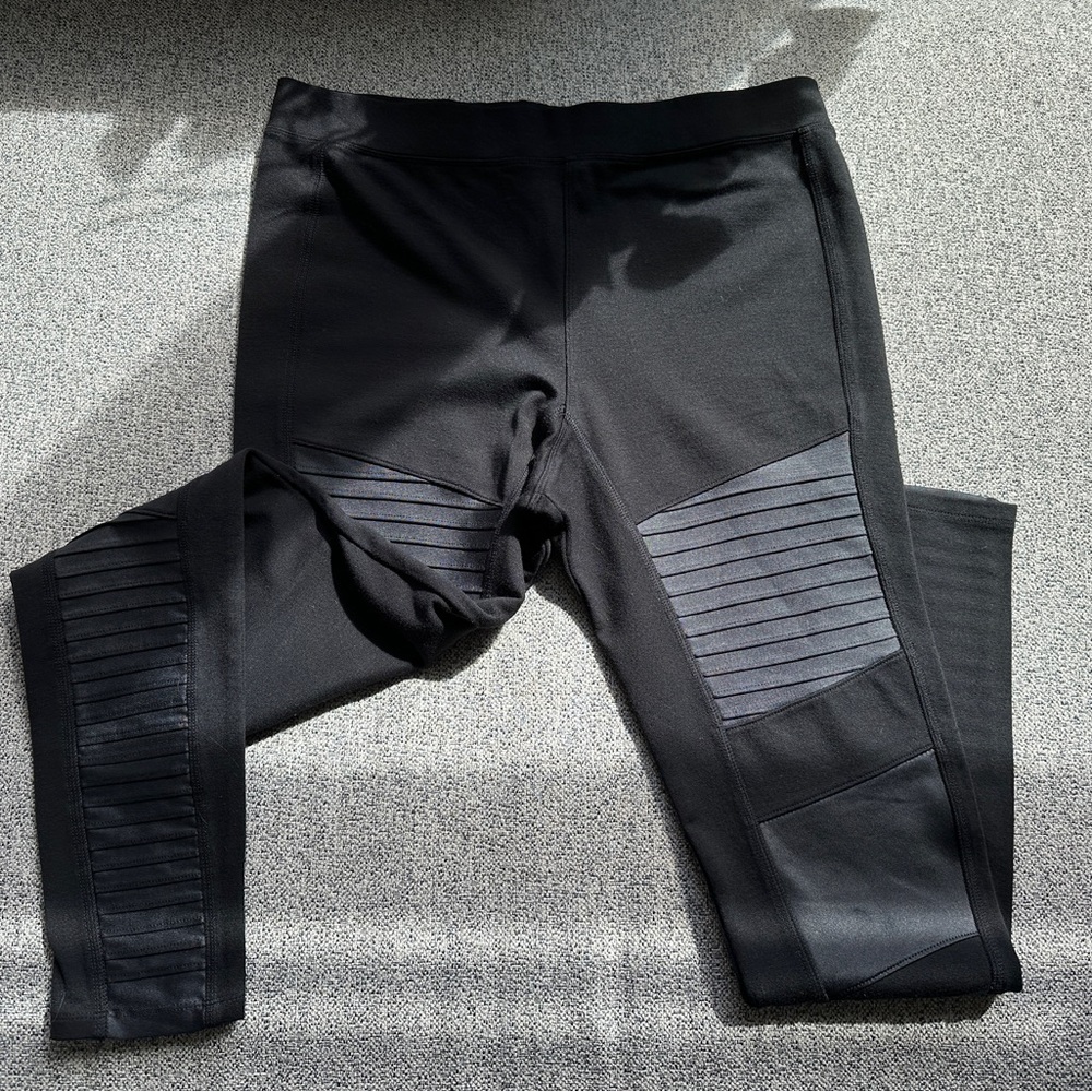 [Express] ✨ Black Leggings ✨